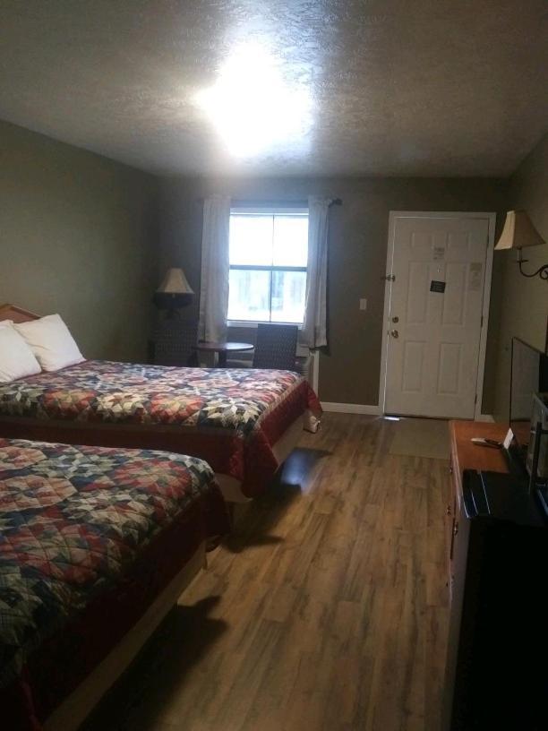 Whispering Creek Lodging & Rv Resort Newton Eksteriør bilde