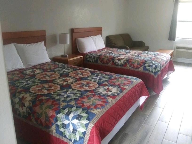 Whispering Creek Lodging & Rv Resort Newton Eksteriør bilde